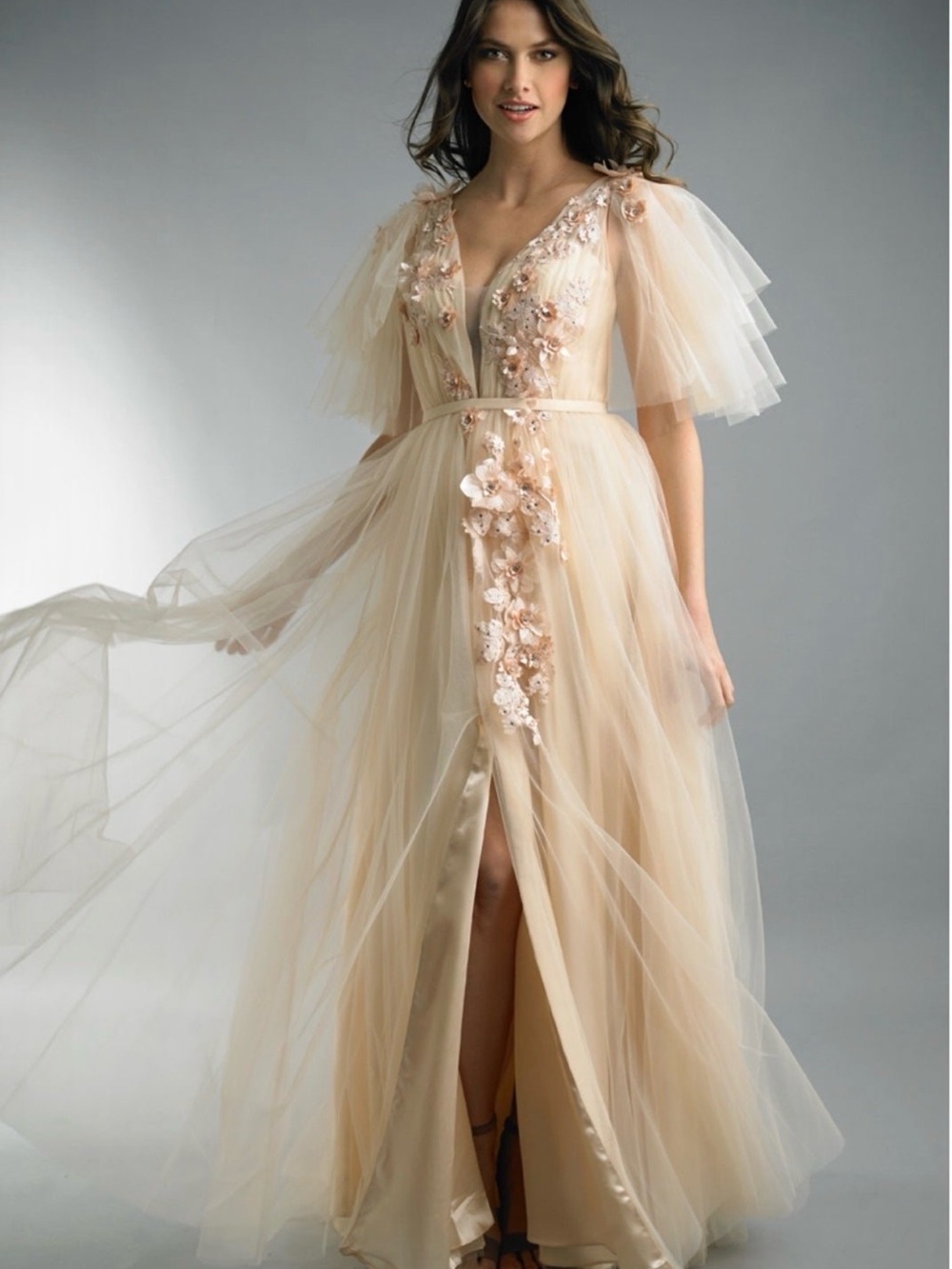 BASIX BLACK LABEL FLUTTER SLEEVE 3D FLORAL TULLE GOWN size XS